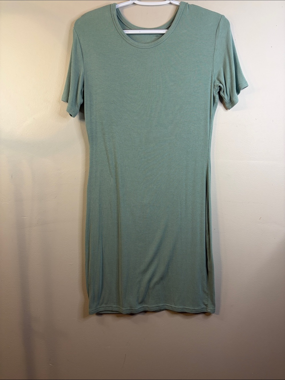 Everyday Crewneck Midi Dress in Sage Green Size Large #213